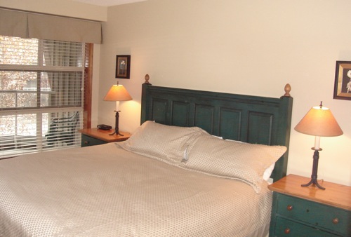 Whistler Aspens on Blackcomb Accommodation 402 Bedroom